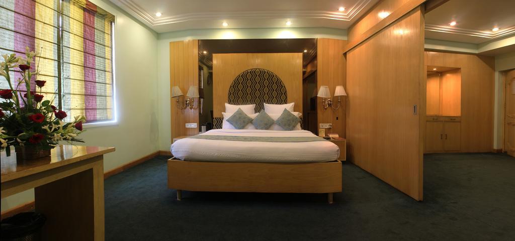 Hotel Grand International Raipur  ภายนอก รูปภาพ