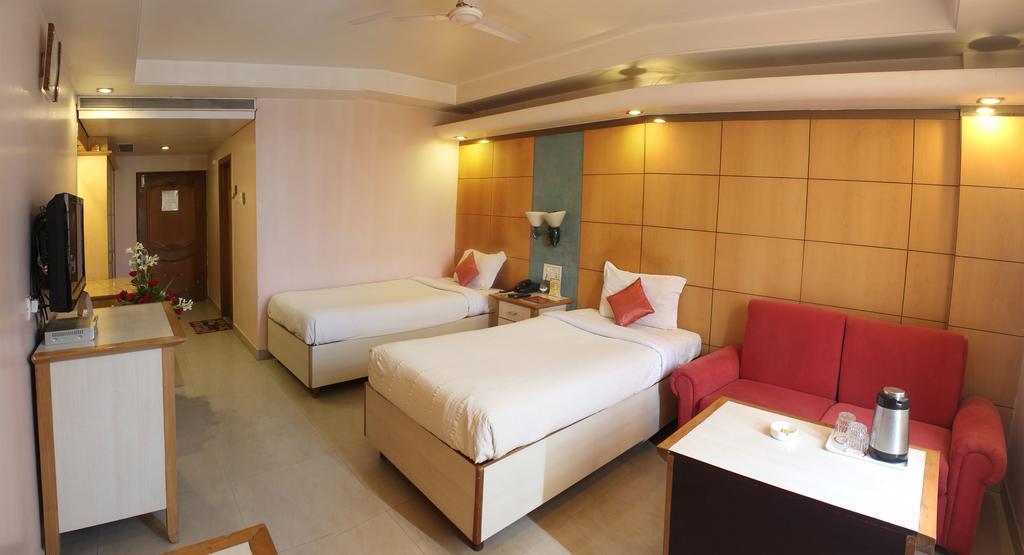 Hotel Grand International Raipur  ภายนอก รูปภาพ
