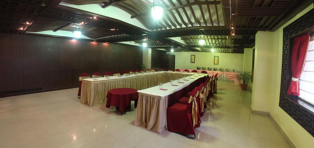 Hotel Grand International Raipur  ภายนอก รูปภาพ