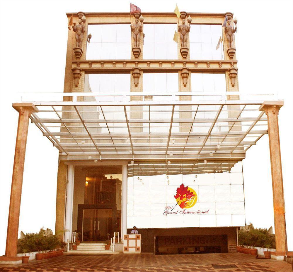Hotel Grand International Raipur  ภายนอก รูปภาพ