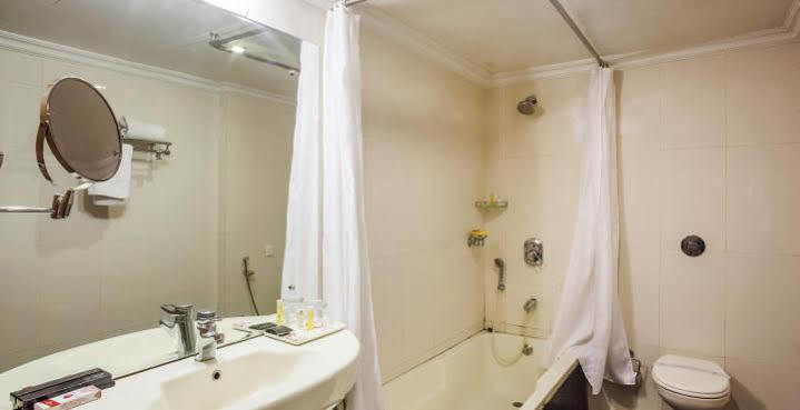Hotel Grand International Raipur  ภายนอก รูปภาพ