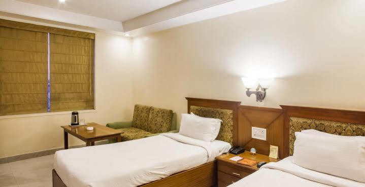 Hotel Grand International Raipur  ภายนอก รูปภาพ