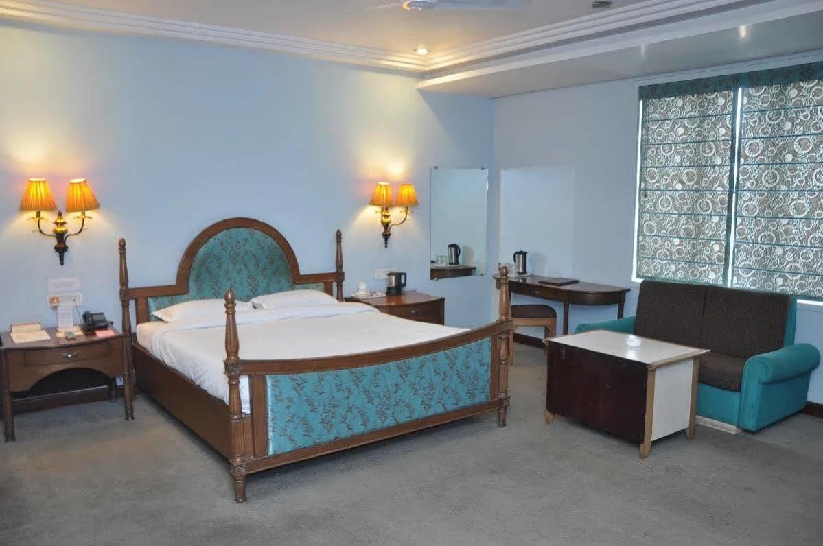 Hotel Grand International Raipur  ภายนอก รูปภาพ