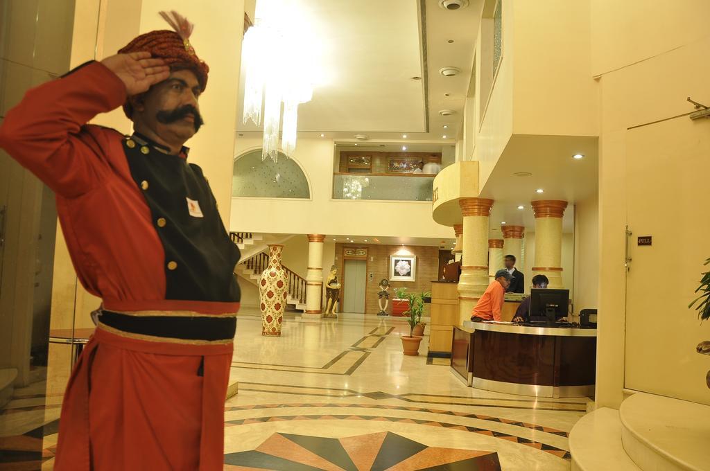 Hotel Grand International Raipur  ภายนอก รูปภาพ
