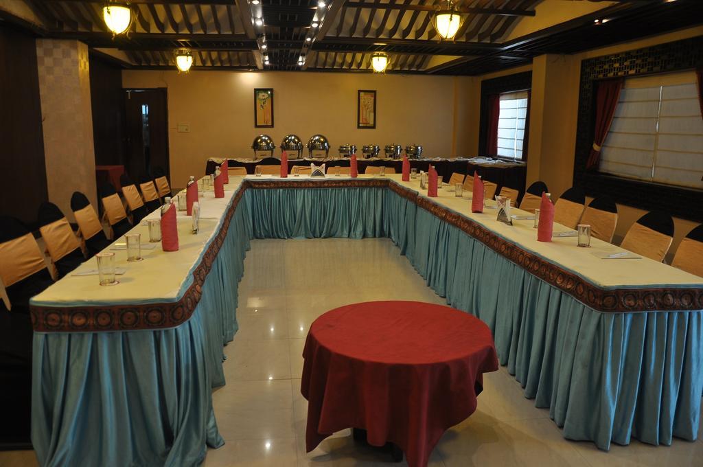 Hotel Grand International Raipur  ภายนอก รูปภาพ
