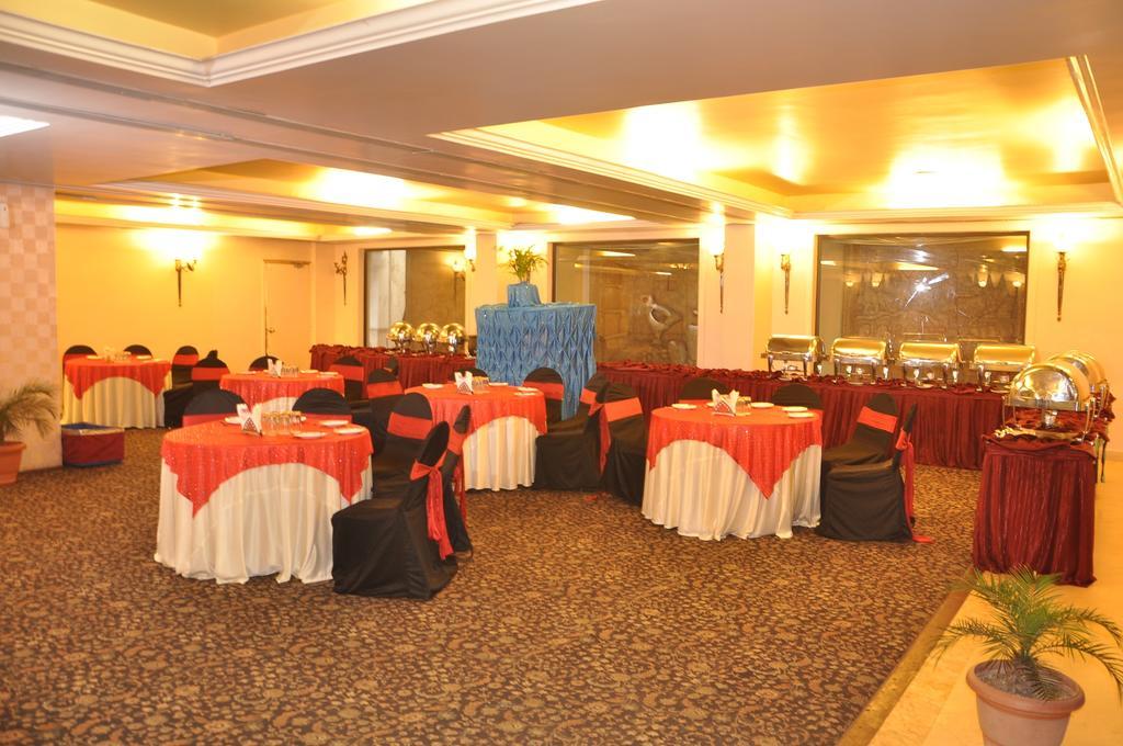 Hotel Grand International Raipur  ภายนอก รูปภาพ