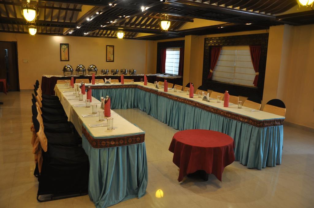 Hotel Grand International Raipur  ภายนอก รูปภาพ